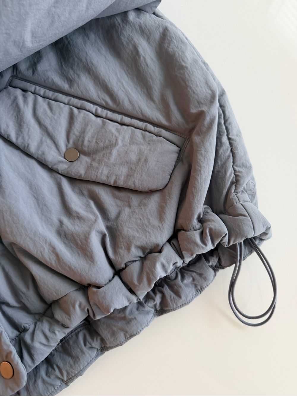 lululemon athletica Slate Gray Cinch-Hem Puffer Jacket sz M - Picture 7 of 10